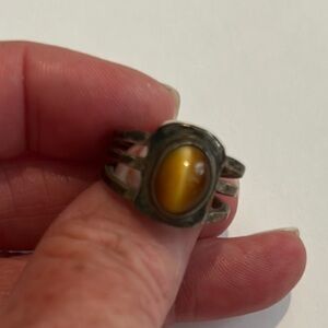 Tiger’s Eye Yellow Metal Stone Ring